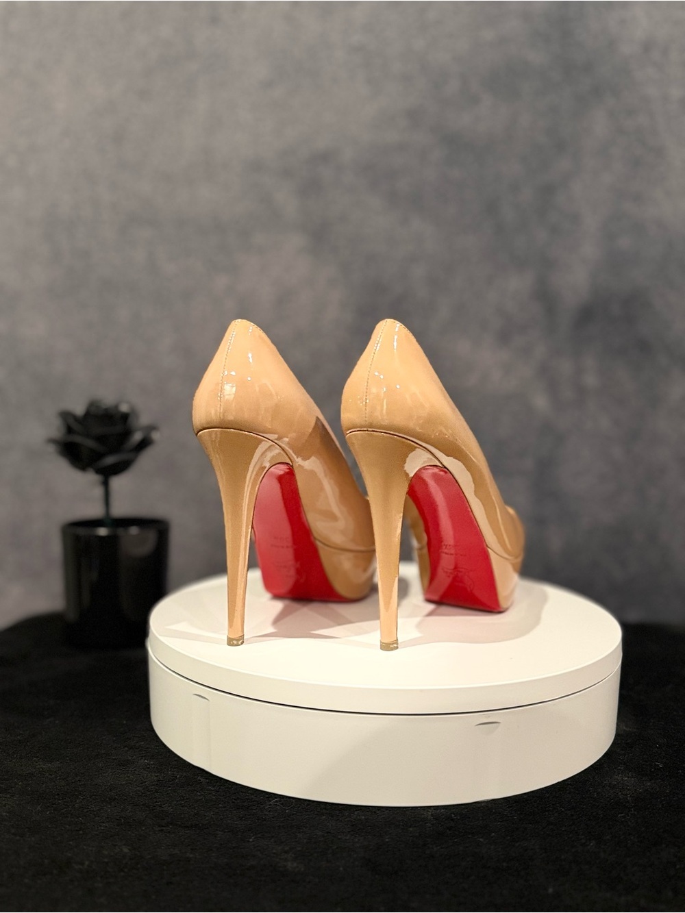 Christian Louboutin Nude Patent Platform Pumps with Signature Red Soles NEW - Picture 5 of 10